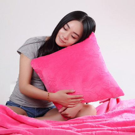 合雨珊瑚绒靠垫抱枕套超柔办公室创意午睡靠枕法兰绒腰枕1个正品