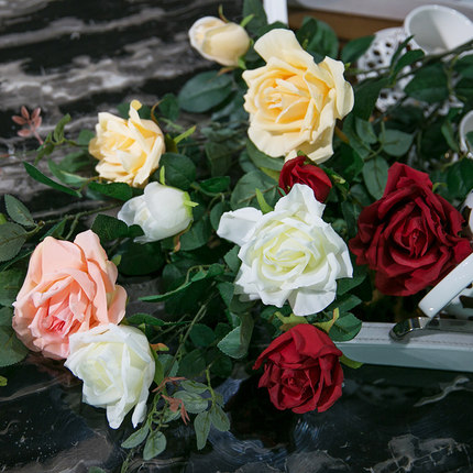 标题优化:家居饰品 仿真玫瑰花装饰花 绢花假花法国玫瑰单支 客厅餐桌摆花